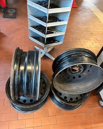 Set 4 cerchi adatti a Nissan e Renault