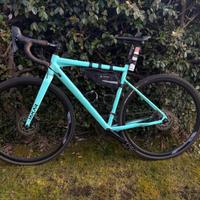 Bici Gravel Donna JAKAR – Come Nuova – Cambio Shim