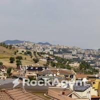 TRILOCALE CON AMPIO TERRAZZO