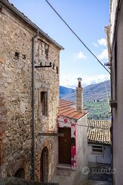 Casa da restaurare in piccolo borgo d'Abruzzo