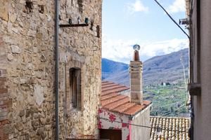 Casa da restaurare in piccolo borgo d'Abruzzo