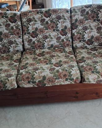 Divano letto e 2 poltrone
