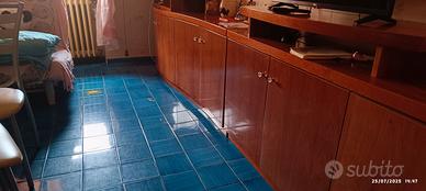 mobili in noce laccato