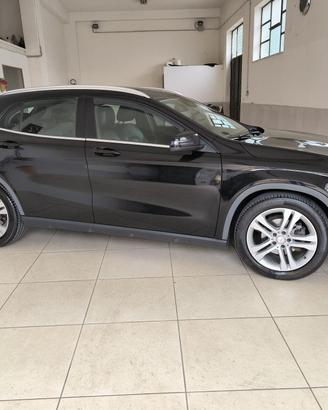 MERCEDES-BENZ GLA 220 d Automatic 4Matic Sport