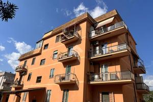 2 LOCALI A ROMA