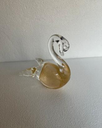 Cigno in vetro sommerso di Murano con foglia d’oro