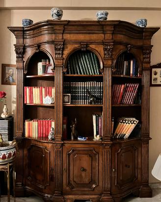 Libreria modello sagrestia in noce