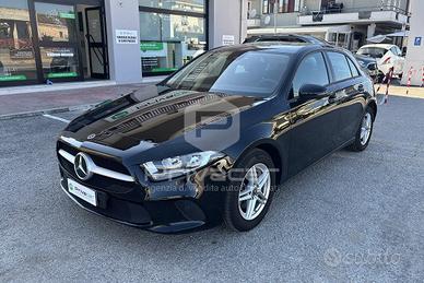 MERCEDES A 180 d Automatic Business