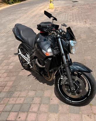 Suzuki gsr 600