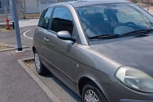 Lancia ypsilon