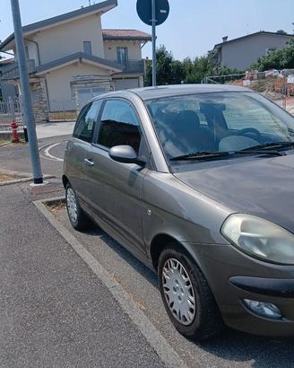 Lancia ypsilon