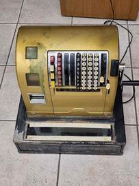 Registratore di cassa degli anni '50, marca RIV