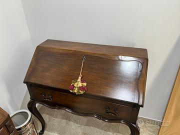Scrittoio in legno massello