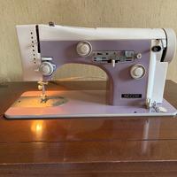 Macchina da cucire Necchi 555