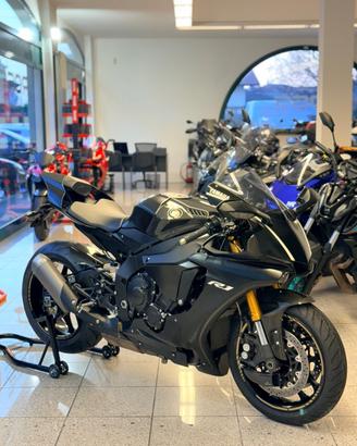 YAMAHA YZF R1 BALCK GOMME NUOVE FINANZIABILE