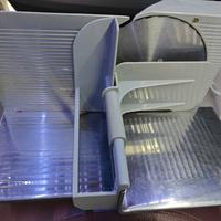 Piccola affettatrice inox