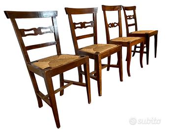 Set di 4 sedie d’epoca restaurate in noce massello