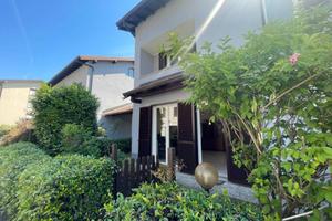 Villetta a schiera di 147 m² con 5 locali e box au