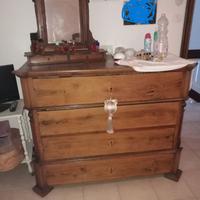 CASSETTIERA GRANDE ANTICA CON ANNESSA SPECCHIERA