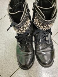 Anfibio 40 con borkie nero + Felpa Guess L nero