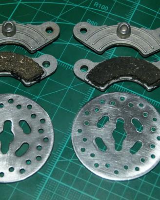 Due coppie Pastiglie e Dischi per Revo