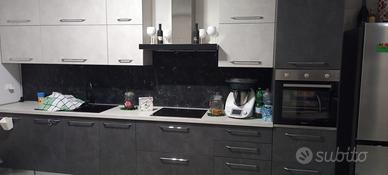 Cucina componibile completa di elettrodomestici