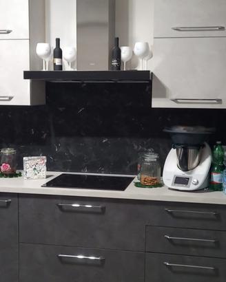 Cucina componibile completa di elettrodomestici