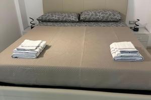 Locale quattro persone