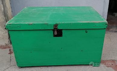Baule verde chiaro in legno anni ‘900