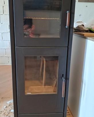 STUFA A LEGNA RIKA, modello BACK con forno
