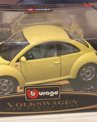 Burago automodello scala 1:18 volkswagen new beetl