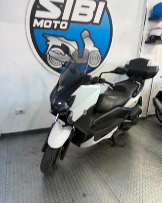 Yamaha X-Max 250