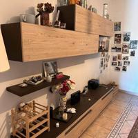 Parete attrezzata moderna in legno – soggiorno