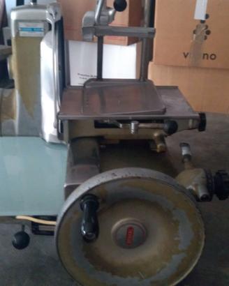 Affettatrice professionale BERKEL