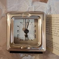 sveglia in lastra d argento