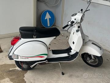 Piaggio Vespa 150 PX anniversario unita d'italia