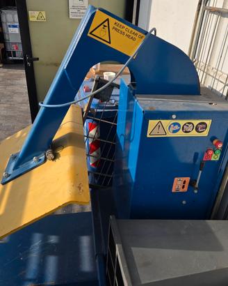Compattatore rifiuti