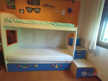 letto a castello con contenitori