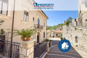 Appartamento di 200 m² con più di 5 locali a Valli