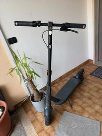 Monopattino elettrico Ninebot Max G2E