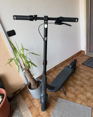 Monopattino elettrico Ninebot Max G2E