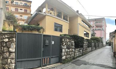 Villa indipendente al centro