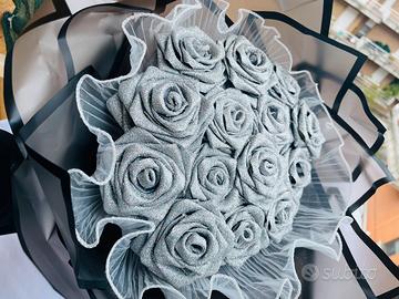 Bouquet di rose grigio