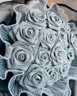 Bouquet di rose grigio