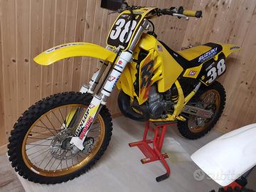 Suzuki RM 250 2 tempi