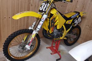 Suzuki RM 250 2 tempi