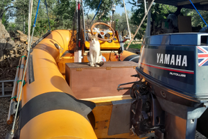 Gommone completo di carrello stradale basculante