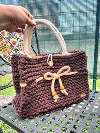 Borsa in lana marrone fatta a mano