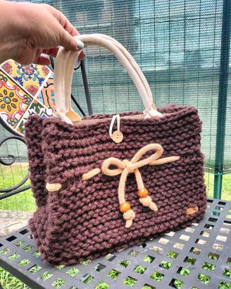 Borsa in lana marrone fatta a mano