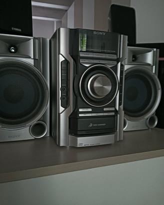 stereo sony+numero4 e un sub